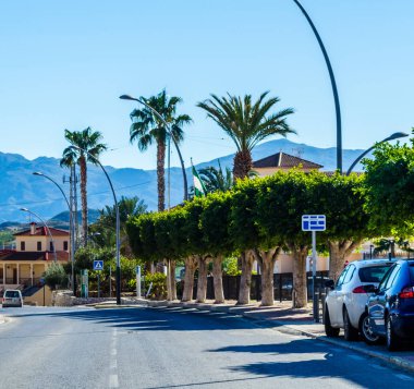 Antas, İspanya - 26 Ocak 2019 boş İspanyol sokaklarda Almeria, eski Endülüs karakteristik mimarisi yanında küçük bir kasabasında