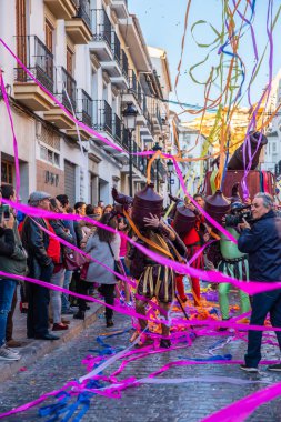 Velez Malaga, İspanya-3 Şubat 2018 A renkli karnaval geçit Andalusia küçük bir kasaba sakinleri tarafından düzenlenen