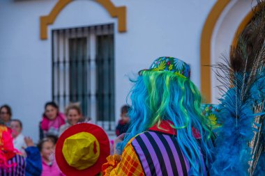Velez Malaga, İspanya-3 Şubat 2018 A renkli karnaval geçit Andalusia küçük bir kasaba sakinleri tarafından düzenlenen