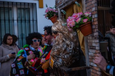 Velez Malaga, İspanya-3 Şubat 2018 A renkli karnaval geçit Andalusia küçük bir kasaba sakinleri tarafından düzenlenen