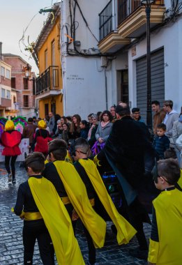 Velez Malaga, İspanya-3 Şubat 2018 A renkli karnaval geçit Andalusia küçük bir kasaba sakinleri tarafından düzenlenen