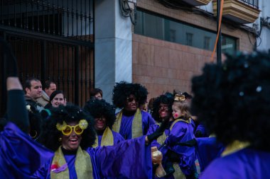 Velez Malaga, İspanya-3 Şubat 2018 A renkli karnaval geçit Andalusia küçük bir kasaba sakinleri tarafından düzenlenen