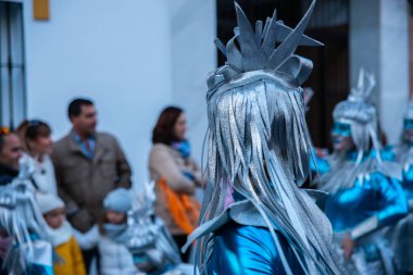 Velez Malaga, İspanya-3 Şubat 2018 A renkli karnaval geçit Andalusia küçük bir kasaba sakinleri tarafından düzenlenen