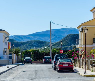 Antas, İspanya - 26 Ocak 2019 boş İspanyol sokaklarda Almeria, eski Endülüs karakteristik mimarisi yanında küçük bir kasabasında