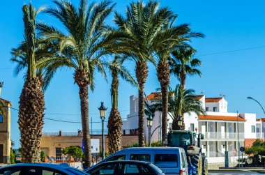 Antas, İspanya - 26 Ocak 2019 boş İspanyol sokaklarda Almeria, eski Endülüs karakteristik mimarisi yanında küçük bir kasabasında