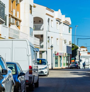 Antas, İspanya - 26 Ocak 2019 boş İspanyol sokaklarda Almeria, eski Endülüs karakteristik mimarisi yanında küçük bir kasabasında
