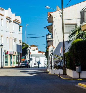 Antas, İspanya - 26 Ocak 2019 boş İspanyol sokaklarda Almeria, eski Endülüs karakteristik mimarisi yanında küçük bir kasabasında