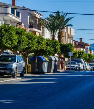 Antas, İspanya - 26 Ocak 2019 boş İspanyol sokaklarda Almeria, eski Endülüs karakteristik mimarisi yanında küçük bir kasabasında