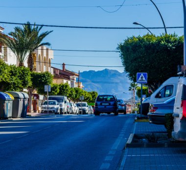 Antas, İspanya - 26 Ocak 2019 boş İspanyol sokaklarda Almeria, eski Endülüs karakteristik mimarisi yanında küçük bir kasabasında