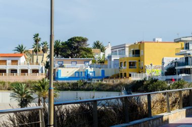 Cabo De Palos, İspanya - 7 Şubat 2019 ünlü promenade ve Akdeniz'de İspanya tarafından kıyı kenti peyzaj