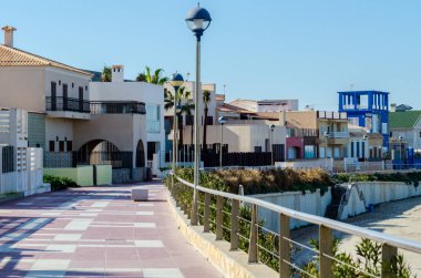 Cabo De Palos, İspanya - 7 Şubat 2019 ünlü promenade ve Akdeniz'de İspanya tarafından kıyı kenti peyzaj