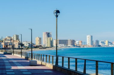 Cabo De Palos, İspanya - 7 Şubat 2019 Akdeniz'de İspanya tarafından ünlü kıyı kenti peyzaj