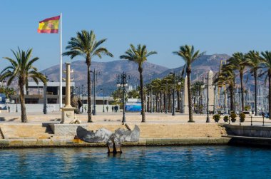 Cartagena, İspanya - 22 Şubat 2019 Cartagena Murcia bölgesi, bir yer gevşeme yanı sıra yer Denizcilik sektörünün ünlü limanda
