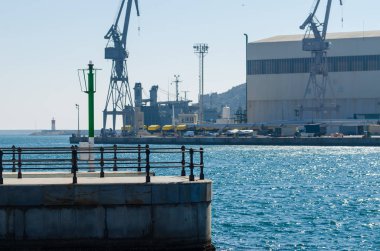 Cartagena, İspanya - 22 Şubat 2019 Cartagena Murcia bölgesi, bir yer gevşeme yanı sıra yer Denizcilik sektörünün ünlü limanda