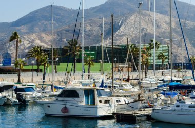 Cartagena, İspanya - 22 Şubat 2019 Cartagena Murcia bölgesi, bir yer gevşeme yanı sıra yer Denizcilik sektörünün ünlü limanda