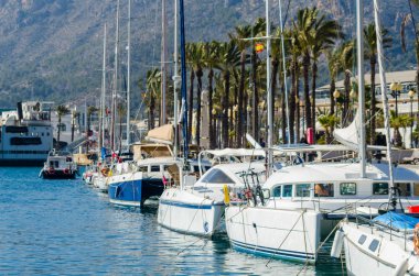 Cartagena, İspanya - 22 Şubat 2019 Cartagena Murcia bölgesi, bir yer gevşeme yanı sıra yer Denizcilik sektörünün ünlü limanda