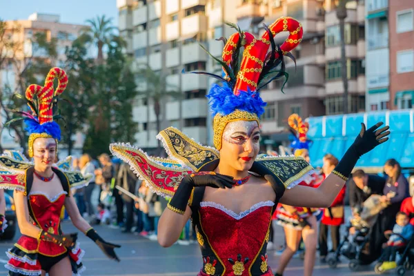 カルタヘナ スペイン 2019 ムルシア地方の有名な町の住民によって組織されたカラフルなカーニバルのパレード — ストック写真