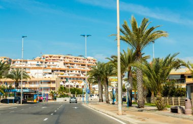 La Manga, İspanya, 4 Mart 2019 Avenida Gran Va de la Manga Cabo de Palos 'tan Punta del Monte' ye.