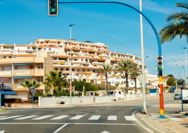 La Manga, İspanya, 4 Mart 2019 Avenida Gran Va de la Manga Cabo de Palos 'tan Punta del Monte' ye.