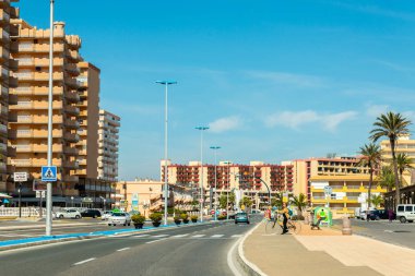 La Manga, İspanya, 4 Mart 2019 Avenida Gran Va de la Manga Cabo de Palos 'tan Punta del Monte' ye.