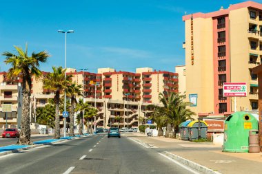 La Manga, İspanya, 4 Mart 2019 Avenida Gran Va de la Manga Cabo de Palos 'tan Punta del Monte' ye.
