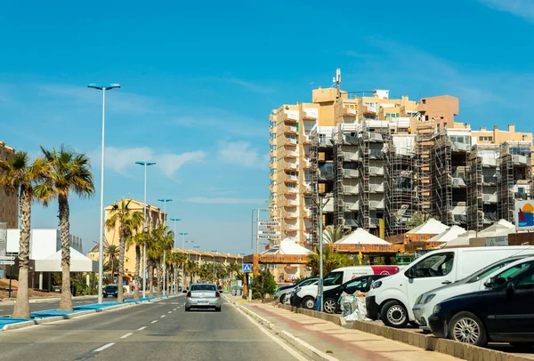 La Manga, İspanya, 4 Mart 2019 Avenida Gran Va de la Manga Cabo de Palos 'tan Punta del Monte' ye.