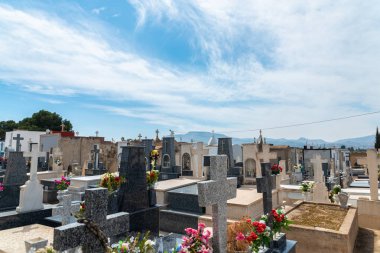 Canteras, İspanya - 2 Nisan 2019 Murcia regio'nun tipik mezarları