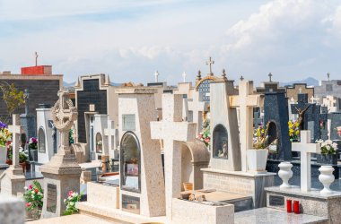 Canteras, İspanya - 2 Nisan 2019 Murcia regio'nun tipik mezarları