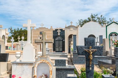 Canteras, İspanya - 2 Nisan 2019 Murcia regio'nun tipik mezarları