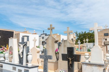 Canteras, İspanya - 2 Nisan 2019 Murcia regio'nun tipik mezarları