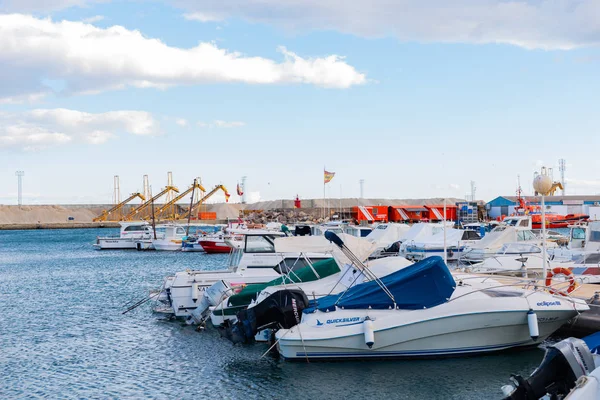 Garrucha, İspanya - 2 Şubat 2019 Marina Körfezi'nde lüks tekneler — Stok fotoğraf