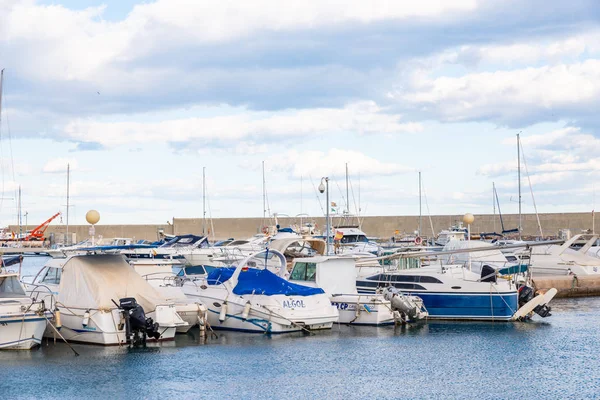 Garrucha, Spanje-2 februari 2019 luxe boten in Marina Bay — Stockfoto