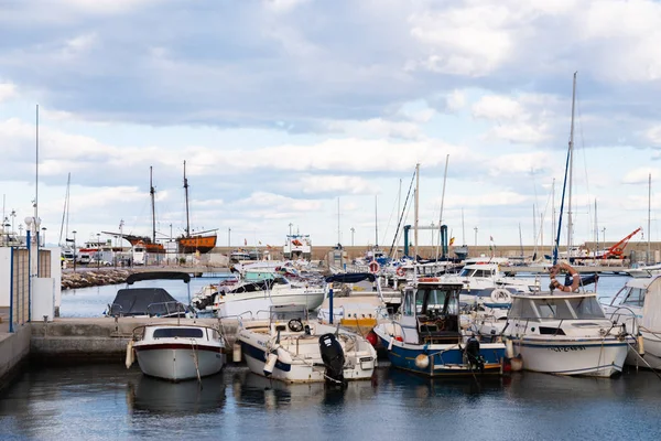 Garrucha, Spanje-2 februari 2019 luxe boten in Marina Bay — Stockfoto