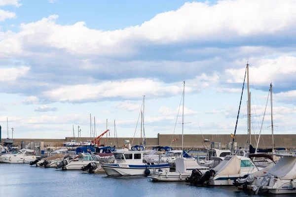 GARRUCHA, SPAIN - FEBRUARY 2, 2019  Luxury boats  in marina bay — Stock Photo, Image