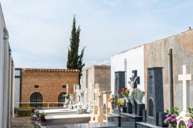 Canteras, İspanya - 2 Nisan 2019 Murcia regio'nun tipik mezarları