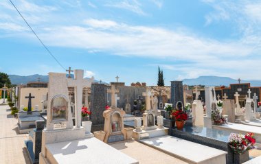 Canteras, İspanya - 2 Nisan 2019 Murcia regio'nun tipik mezarları