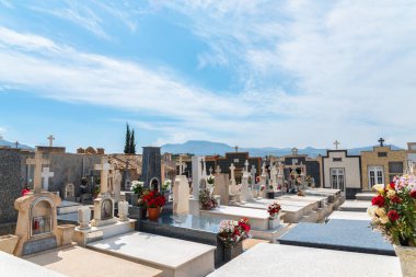 Canteras, İspanya - 2 Nisan 2019 Murcia regio'nun tipik mezarları