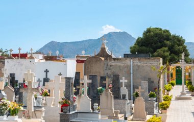 Canteras, İspanya - 2 Nisan 2019 Murcia regio'nun tipik mezarları