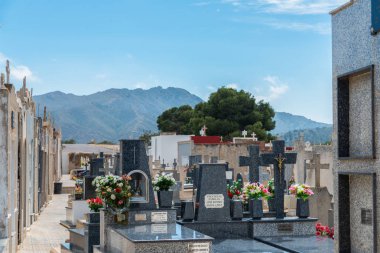 Canteras, İspanya - 2 Nisan 2019 Murcia regio'nun tipik mezarları