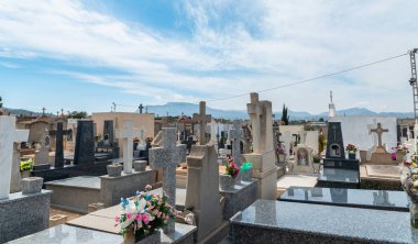 Canteras, İspanya - 2 Nisan 2019 Murcia regio'nun tipik mezarları