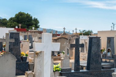 Canteras, İspanya - 2 Nisan 2019 Murcia regio'nun tipik mezarları