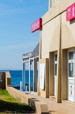 La Manga, İspanya - 4 Mart 2019 Restaurant in La Manga del Mar