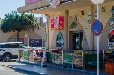 La Manga, İspanya - 4 Mart 2019 Restaurant in La Manga del Mar