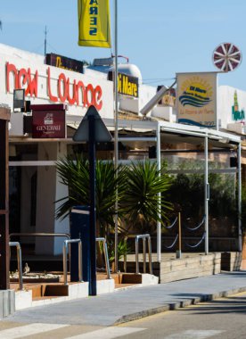 La Manga, İspanya - 4 Mart 2019 Restaurant in La Manga del Mar