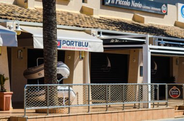 La Manga, İspanya - 4 Mart 2019 Restaurant in La Manga del Mar