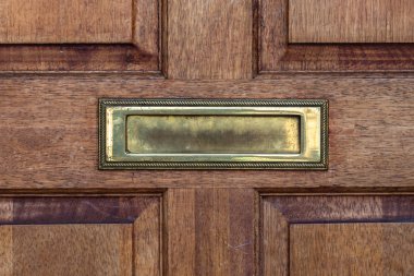 Kapıdaki mektupları teslim geleneksel şekilde eski mektup