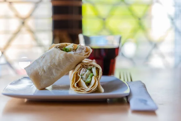 Chicken breast with caesar dressing and lettuce in a gluten-free — Stock Photo, Image