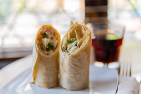 Chicken breast with caesar dressing and lettuce in a gluten-free — Stock Photo, Image