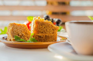 Kahve kremalı ve cevizli kek, Kolombiya