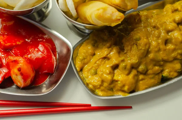 Kinesiska Set Kyckling Curry Söt Och Sur Kyckling Serveras Med — Stockfoto